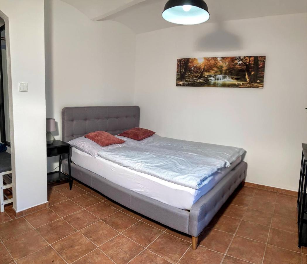 Apartmany U Reky Nezarky Lasenice ภายนอก รูปภาพ